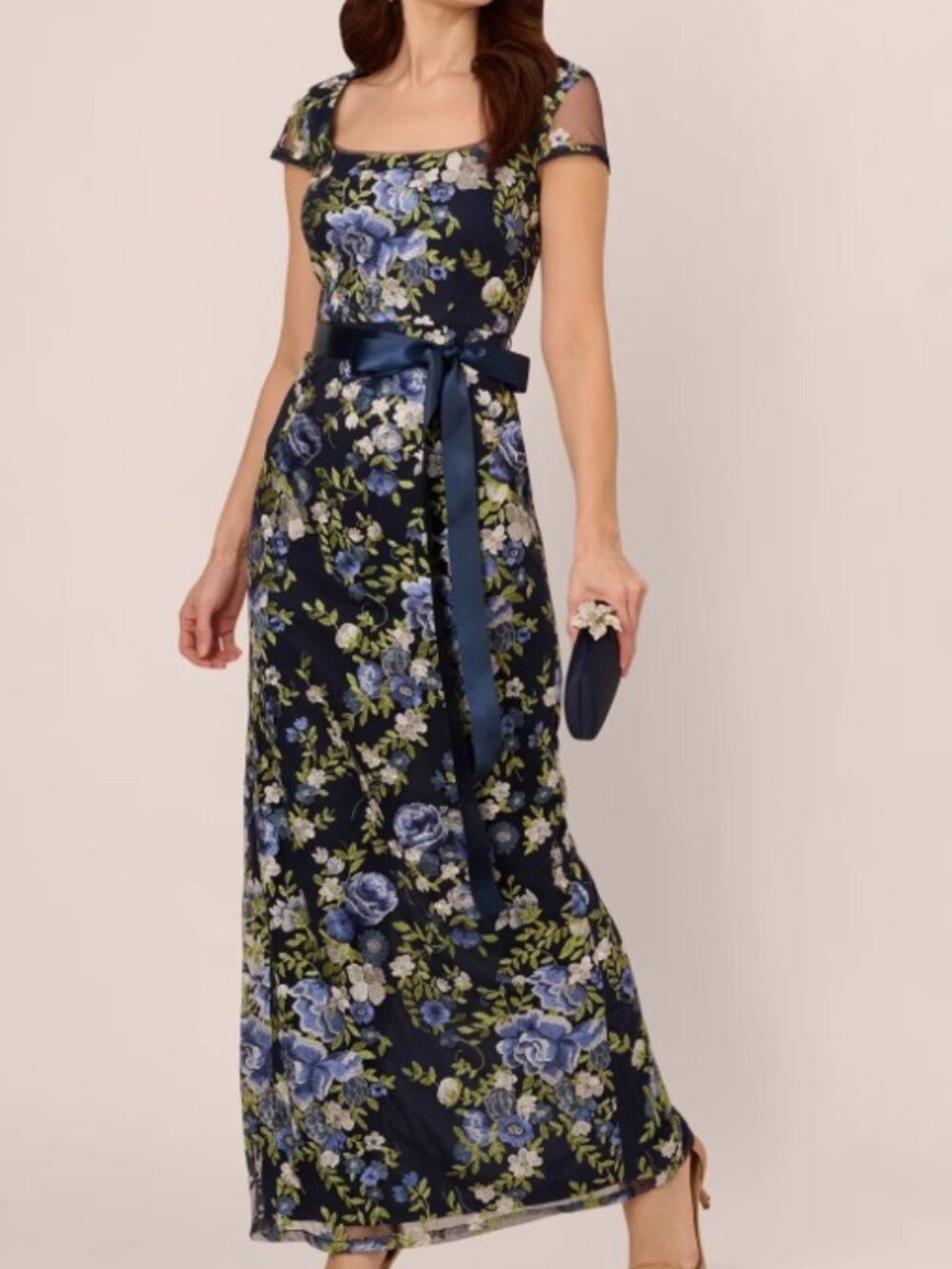 NWT Adrianna Papell Embroidered Floral Cap Sleeve Column Gown in Navy. Size 6